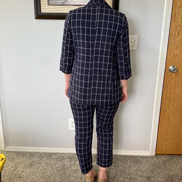 Fashion Nova Navy and white plaid suit set - Picture 4 of 6